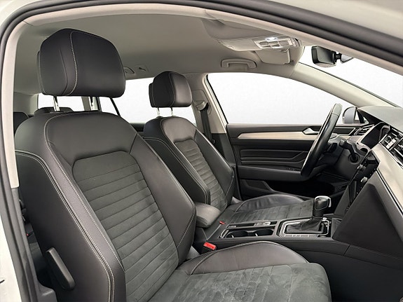 Volkswagen Passat 27 of 30