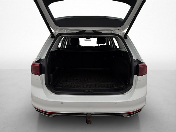 Volkswagen Passat 11 of 30