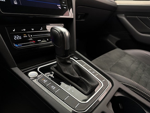 Volkswagen Passat 25 of 30