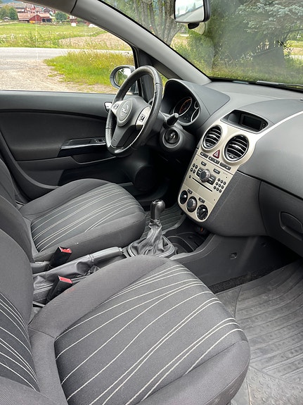 Opel Corsa 7 of 8