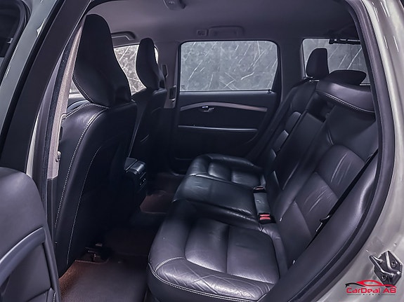 Volvo XC70 17 of 27