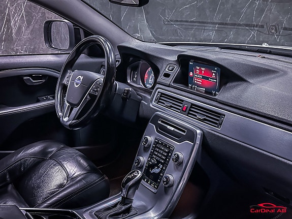 Volvo XC70 13 of 27