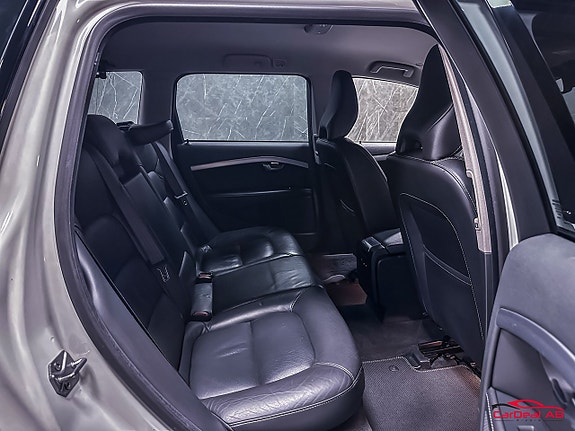 Volvo XC70 16 of 27