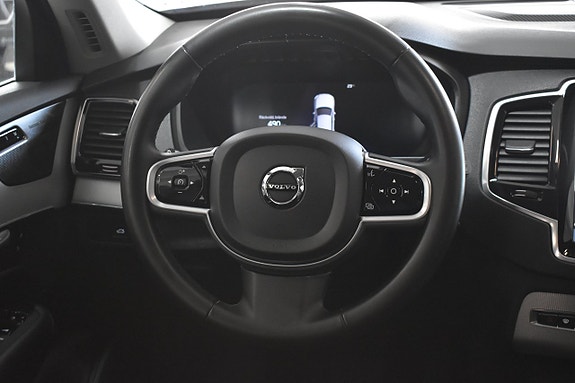 Volvo XC90 12 of 26