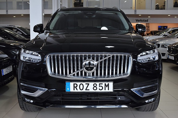 Volvo XC90 2 of 26