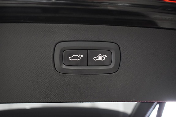 Volvo XC90 6 of 26