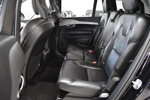 Volvo XC90 10 of 26
