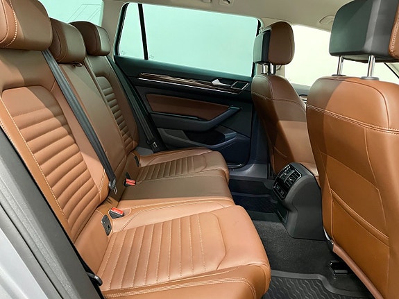 Volkswagen Passat 20 of 24