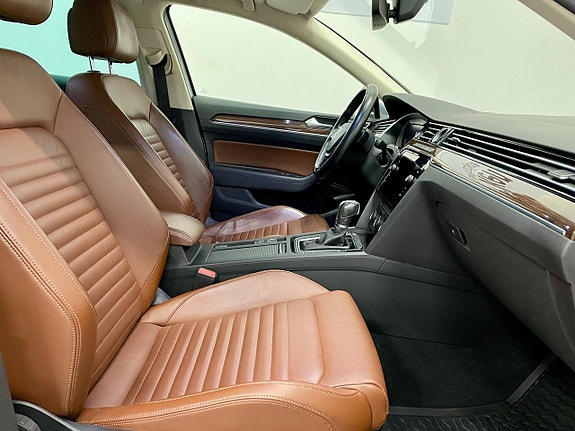 Volkswagen Passat 18 of 24