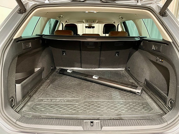 Volkswagen Passat 21 of 24