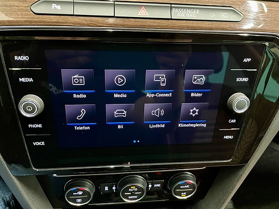 Volkswagen Passat 15 of 24