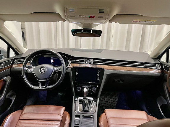 Volkswagen Passat 17 of 24