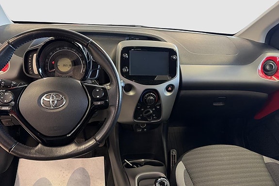 Toyota Aygo 7 of 15