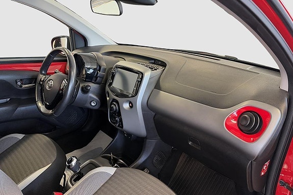 Toyota Aygo 8 of 15