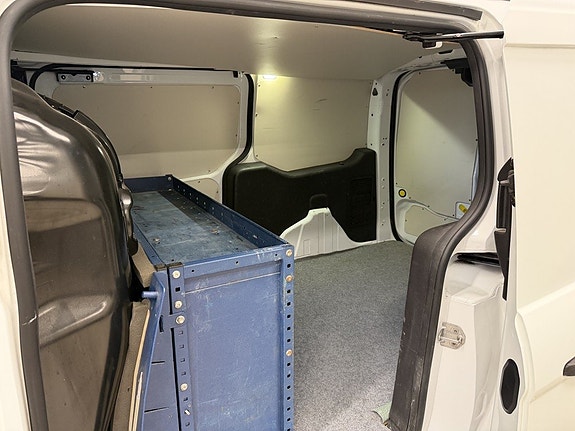 Ford Transit Connect 10 of 14
