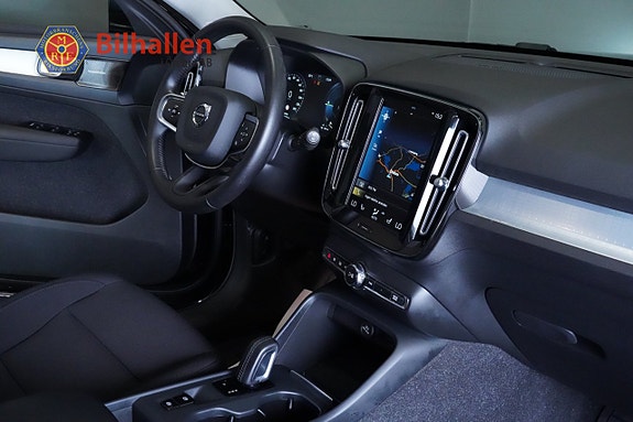 Volvo XC40 10 of 11