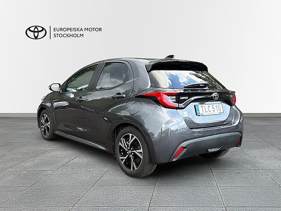 Toyota Yaris 3 of 11