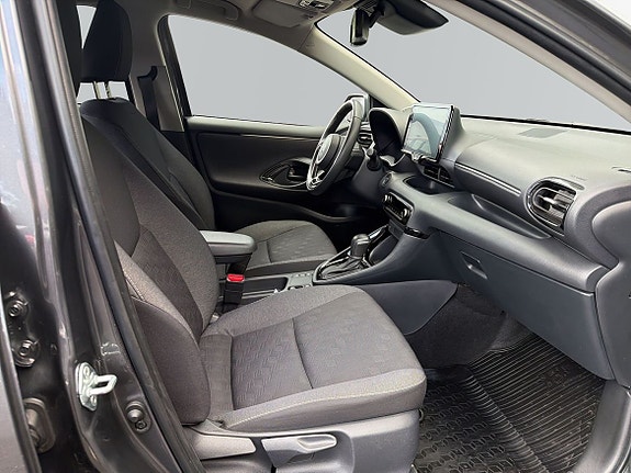 Toyota Yaris 7 of 11