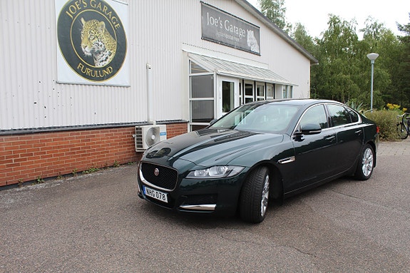 Jaguar XF 5 of 8