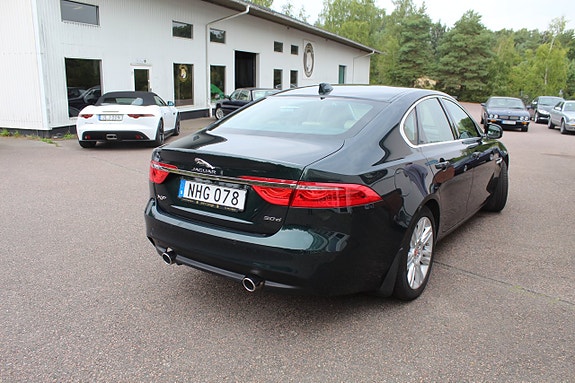 Jaguar XF 4 of 8