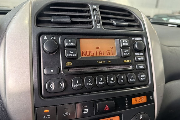 Toyota RAV4 13 of 20
