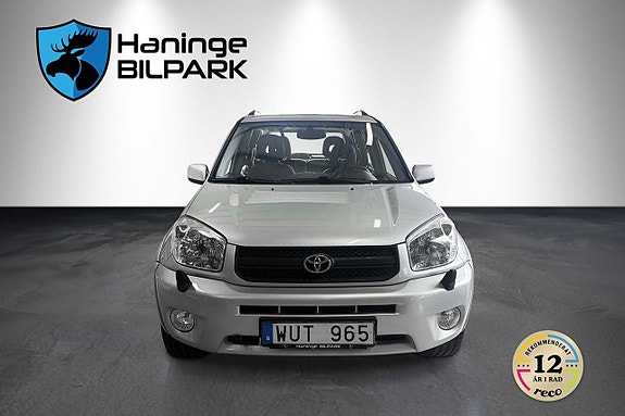 Toyota RAV4 3 of 20