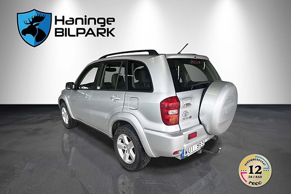 Toyota RAV4 8 of 20