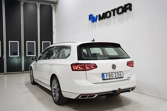 Volkswagen Passat 4 of 24