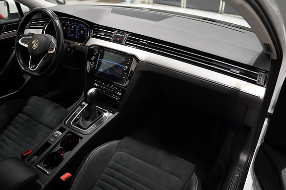 Volkswagen Passat 9 of 24