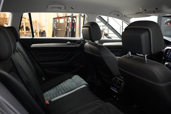 Volkswagen Passat 21 of 24
