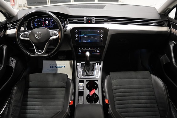Volkswagen Passat 10 of 24