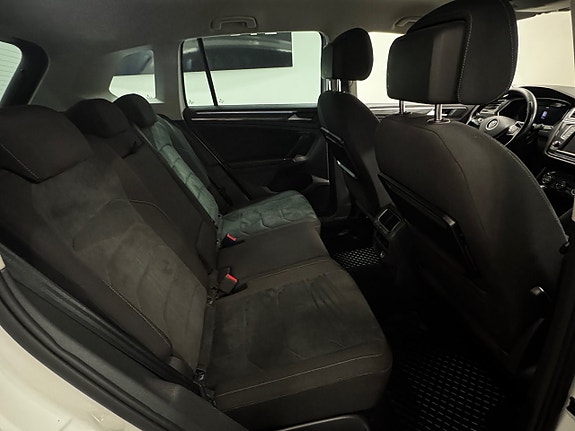 Volkswagen Tiguan 11 of 23