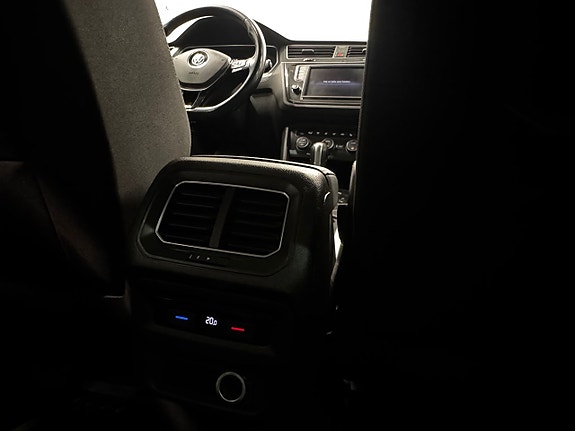Volkswagen Tiguan 12 of 23