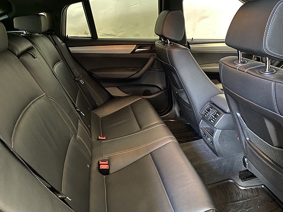 BMW X4 8 of 15