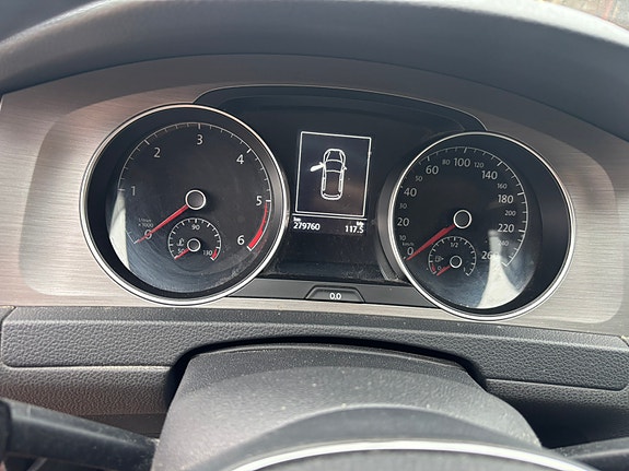 Volkswagen Golf VII 5 of 9