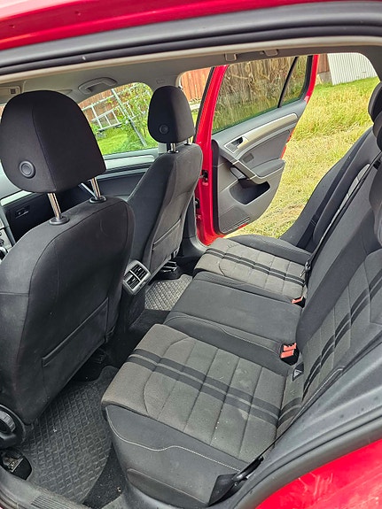 Volkswagen Golf VII 3 of 9