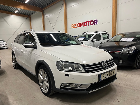 Volkswagen Passat Alltrack 2 of 16