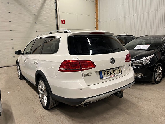 Volkswagen Passat Alltrack 5 of 16