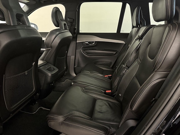 Volvo XC90 13 of 16