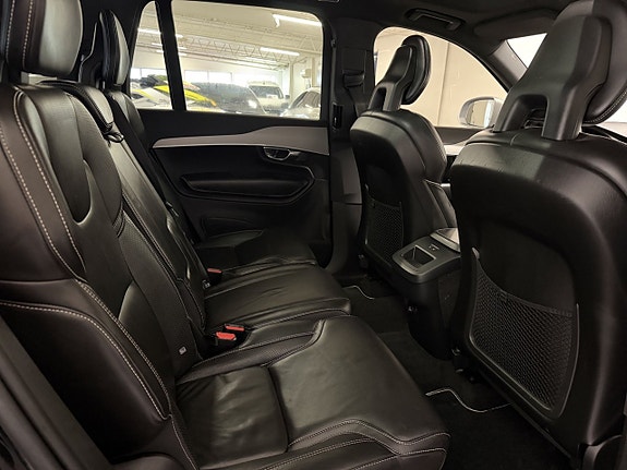 Volvo XC90 14 of 16