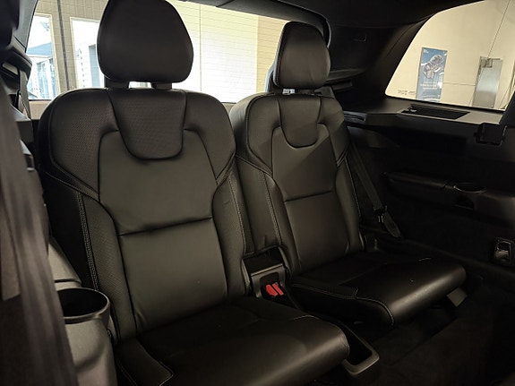 Volvo XC90 15 of 16
