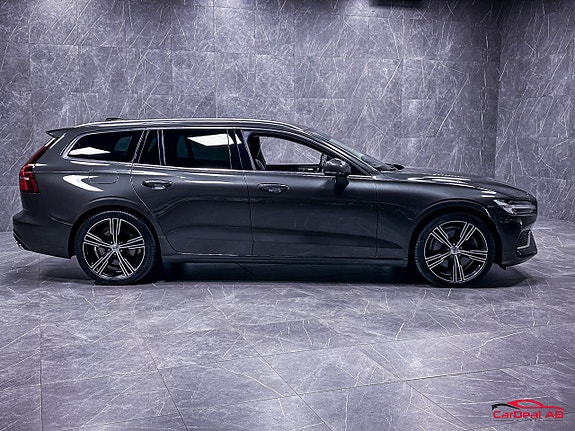 Volvo V60 8 of 28