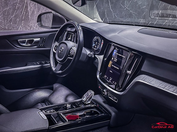 Volvo V60 14 of 28