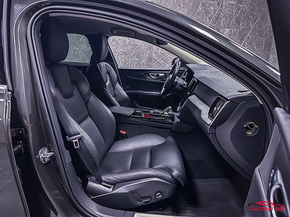 Volvo V60 16 of 28