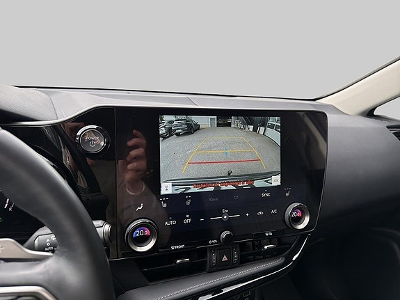 Lexus NX450h+ 14 of 15