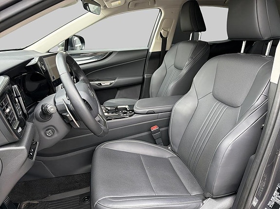 Lexus NX450h+ 12 of 15