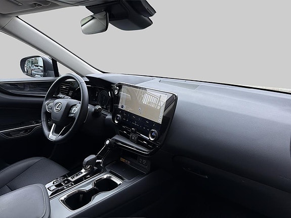 Lexus NX450h+ 6 of 15
