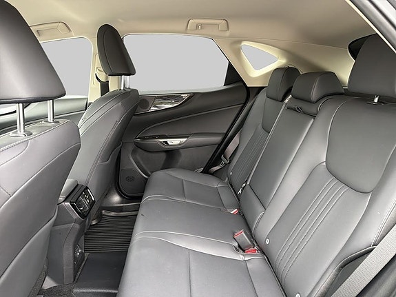 Lexus NX450h+ 7 of 15