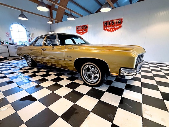 Buick Le Sabre 4 of 30