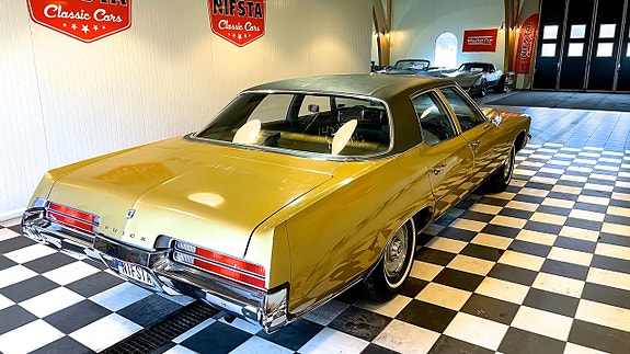 Buick Le Sabre 10 of 30